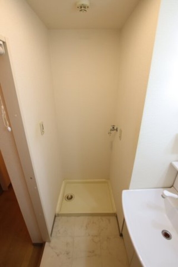 建物設備(室内洗濯機置場)
