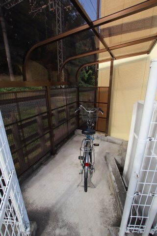 物件内観写真4　(駐輪場)