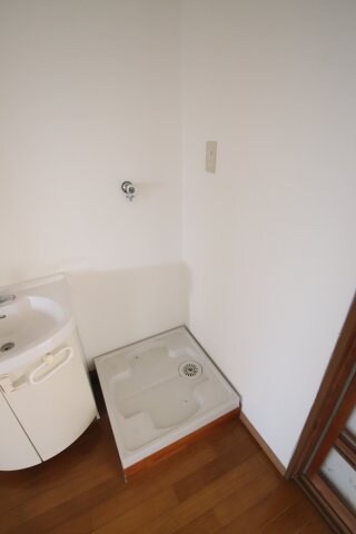 物件内観写真7　(室内洗濯機置場)