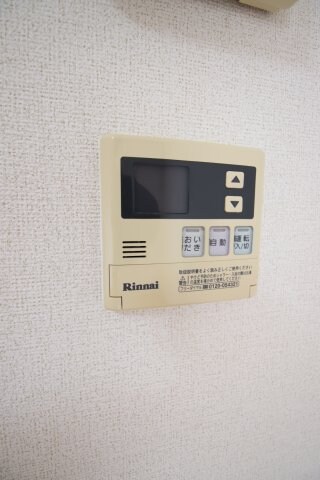 物件内観写真24　(給湯機)