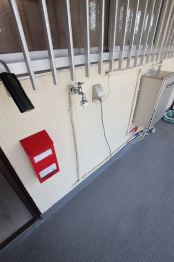 建物設備(室外洗濯機置き場)