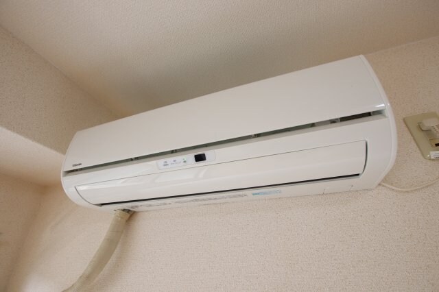 物件内観写真19　(リビングエアコン)