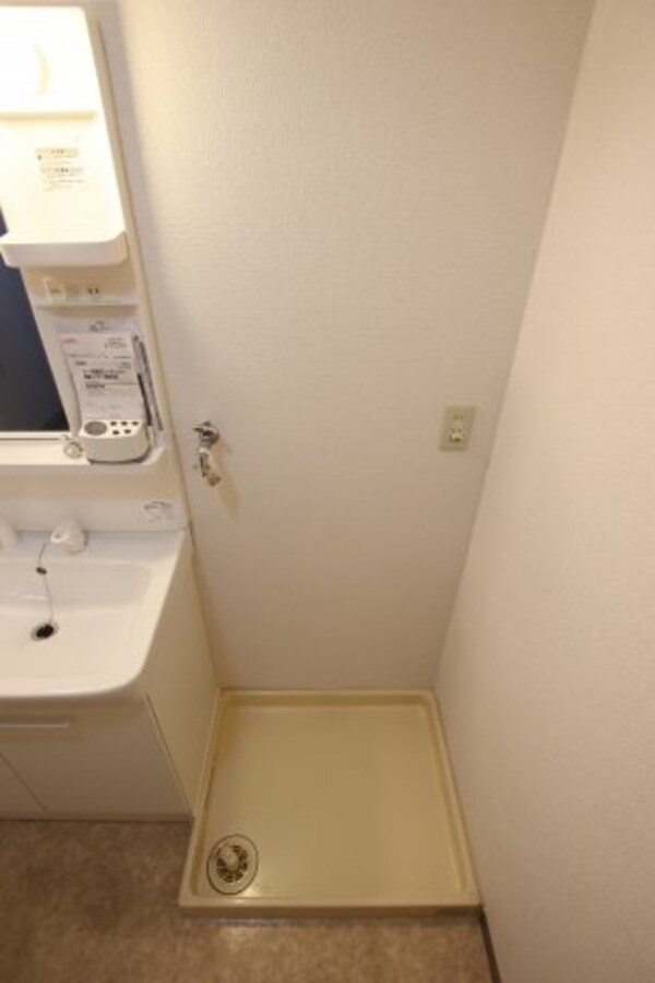 建物設備(室内洗濯機置場)