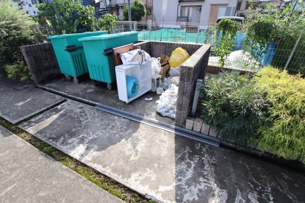 建物設備(敷地内ゴミ置き場)