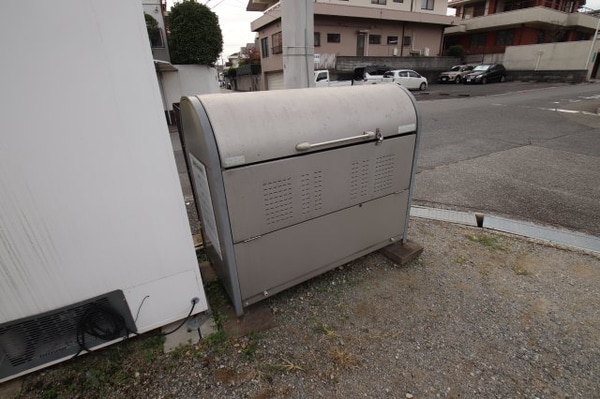 建物設備(敷地内ゴミ置き場)