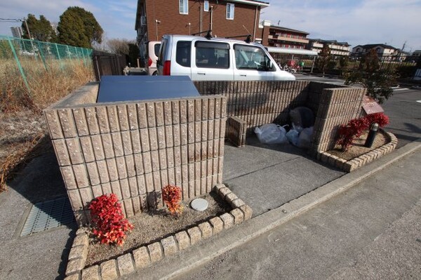 建物設備(敷地内ゴミ捨場)
