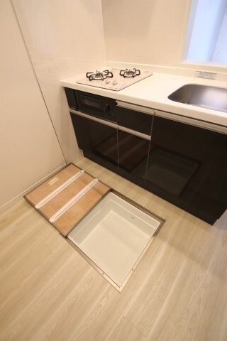 物件内観写真17　(床下収納)