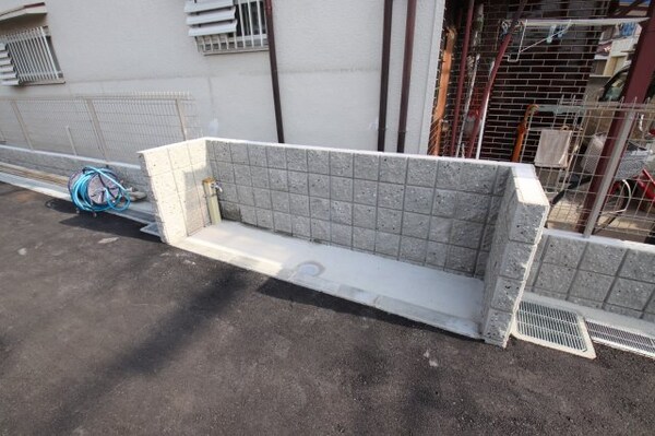 建物設備(敷地内ゴミ捨場)