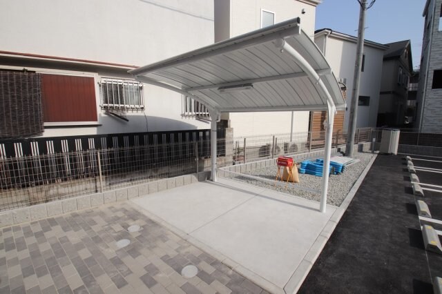 物件内観写真4　(駐輪場)