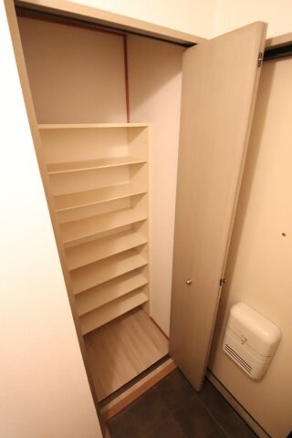 物件内観写真7　(シューズボックス)
