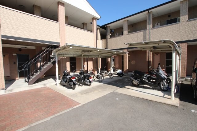 物件内観写真5　(駐輪場)