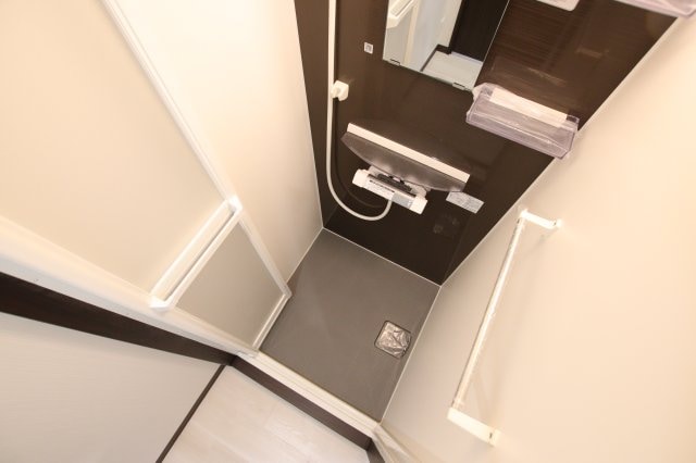 物件内観写真11　(シャワールーム)