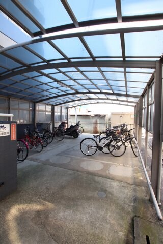 物件内観写真5　(駐輪場)