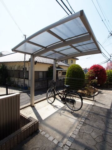 物件内観写真4　(駐輪場)