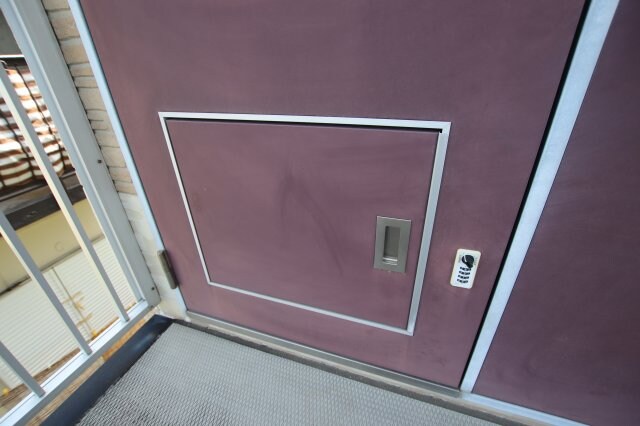 物件内観写真6　(宅配BOX)