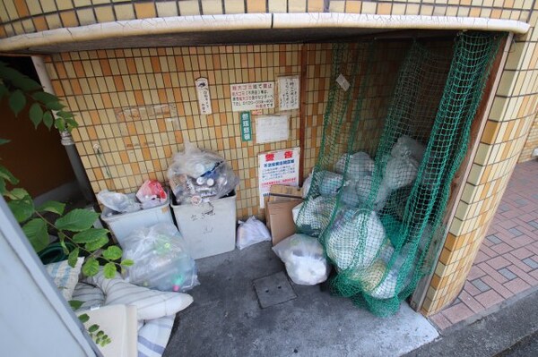 建物設備(敷地内ゴミ置き場)