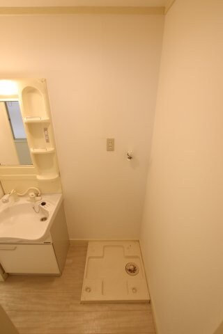 物件内観写真24　(室内洗濯機置場)