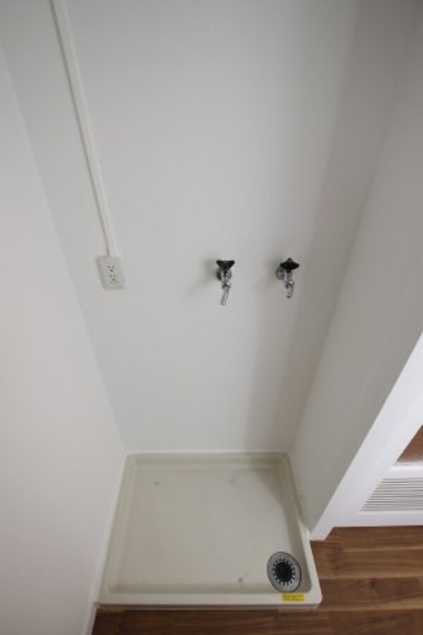 建物設備(室内洗濯機置場)