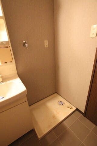 物件内観写真13　(室内洗濯機置場)