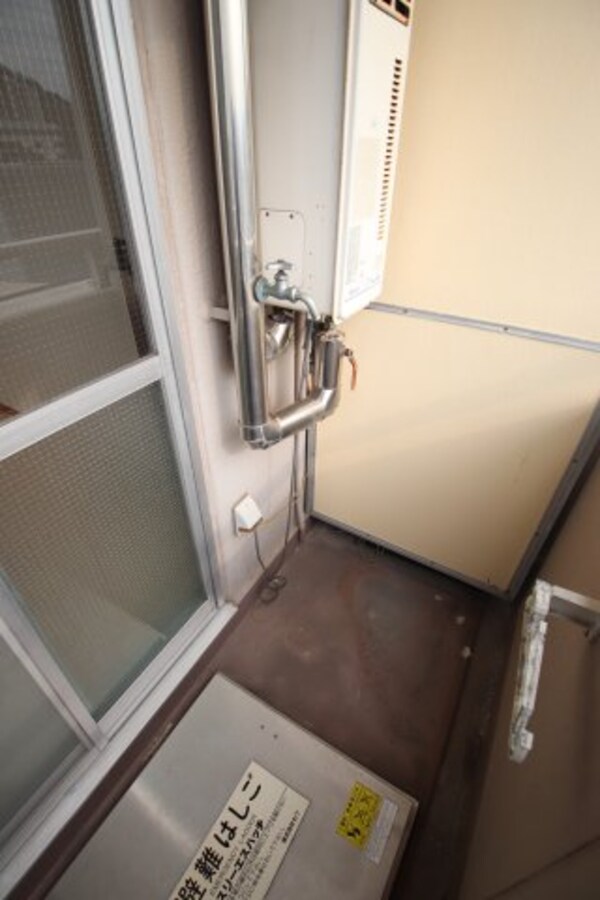 建物設備(室外洗濯機置場)