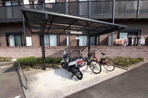建物設備(駐輪場)