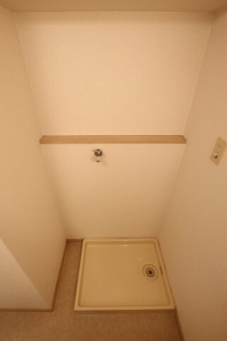 物件内観写真12　(室内洗濯機置場)