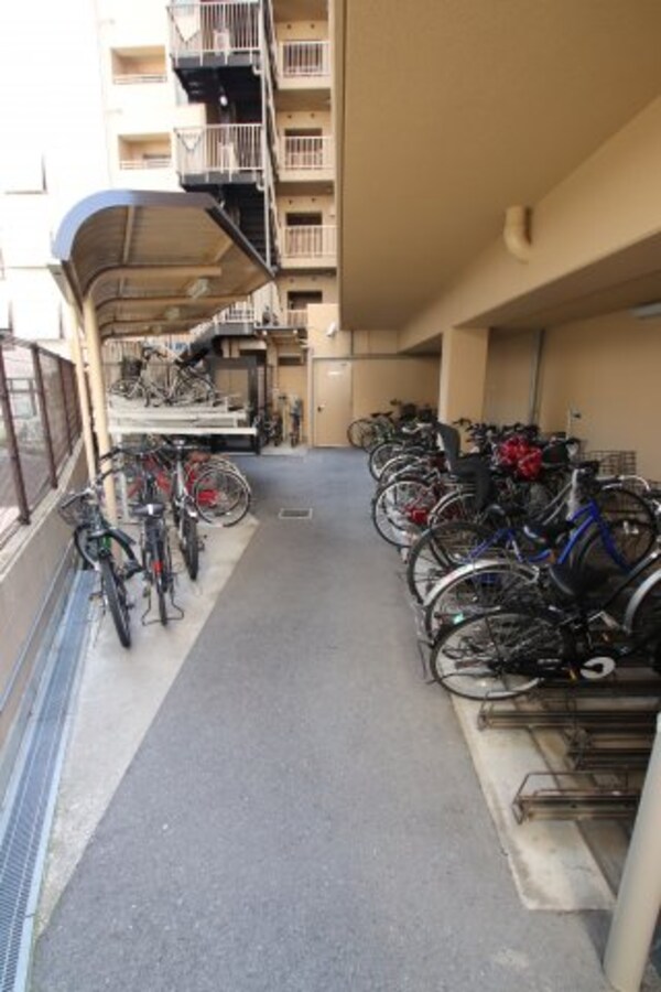 建物設備(駐輪場)