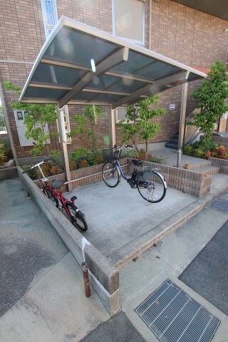 物件内観写真4　(駐輪場)