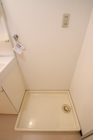 物件内観写真12　(室内洗濯機置場)