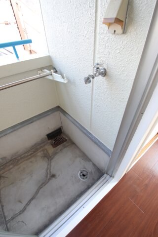 物件内観写真25　(室外洗濯機置場)