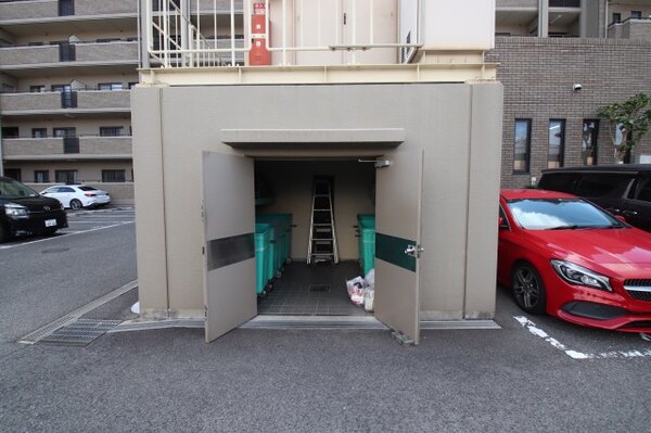 建物設備(敷地内ゴミ捨場)