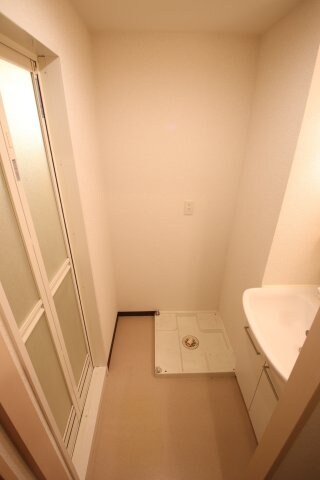 物件内観写真13　(室内洗濯機置き場)