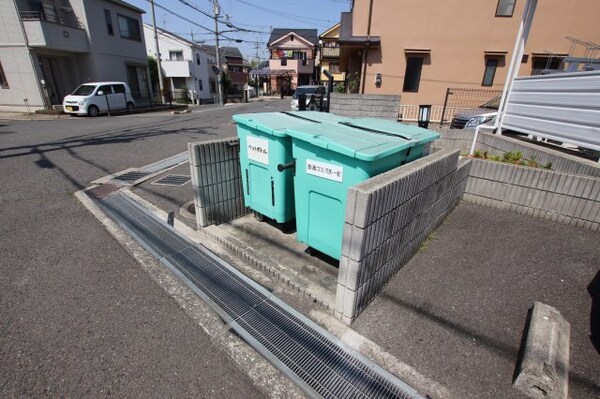 建物設備(敷地内ゴミ捨場)