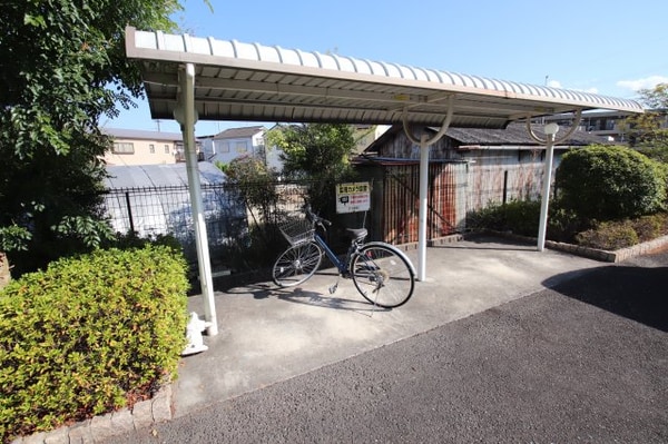 建物設備(駐輪場)
