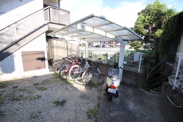 建物設備(駐輪場)