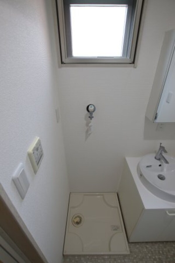 建物設備(室内洗濯機置き場)