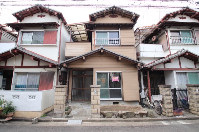 RH福田D-8