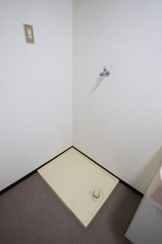 物件内観写真11　(室内洗濯機置場)