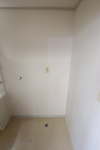 物件内観写真18　(室内洗濯機置場)