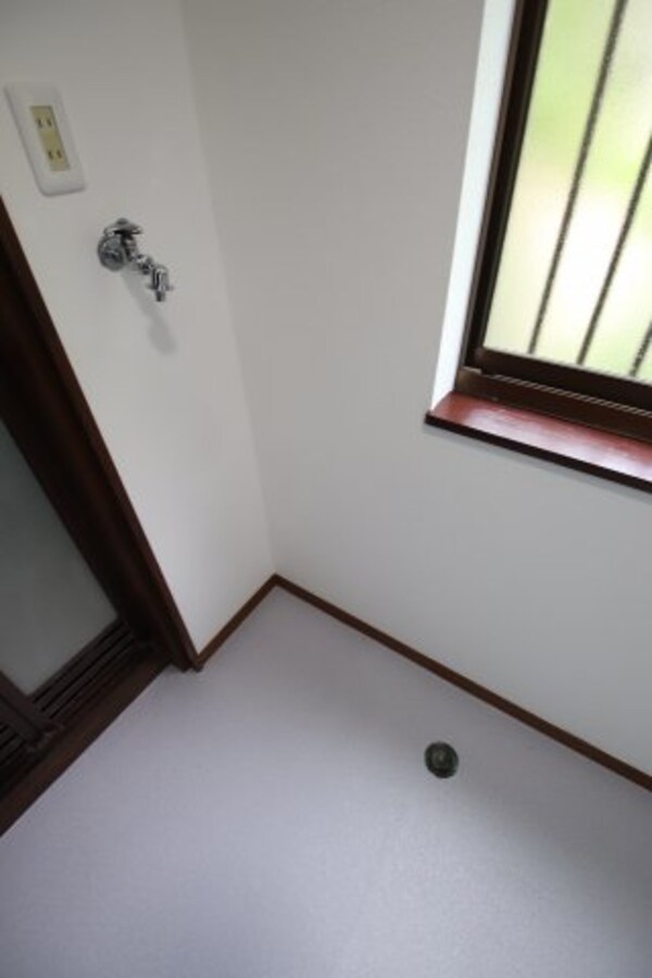 建物設備(室内洗濯機置場)
