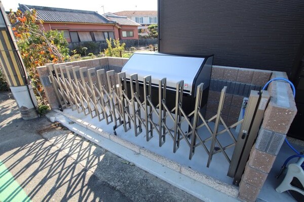 建物設備(敷地内ゴミ捨場)