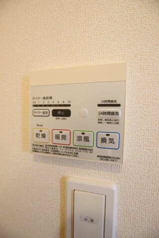 物件内観写真12　(浴室乾燥機)