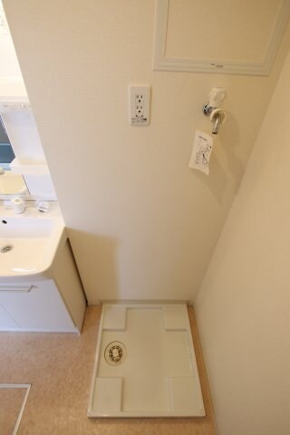 物件内観写真13　(室内洗濯機置き場)