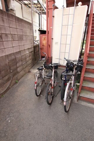 物件内観写真6　(自転車置き場)