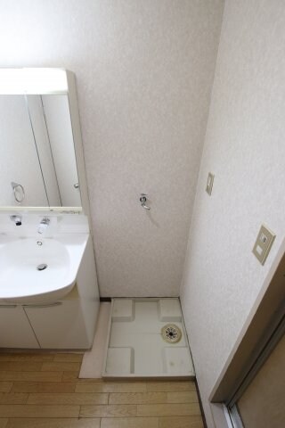 物件内観写真12　(室内洗濯機置場)