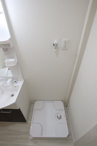 物件内観写真13　(室内洗濯機置場)