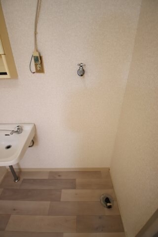 物件内観写真12　(室内洗濯機置場)