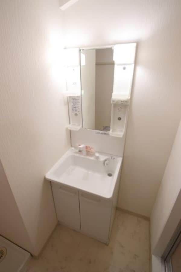 独立洗面台