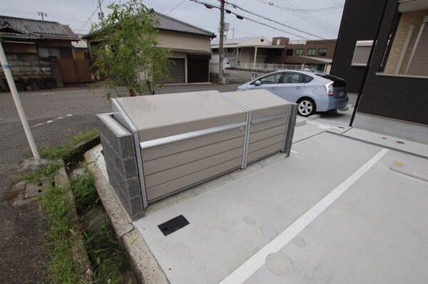 建物設備(敷地内ゴミ置き場)