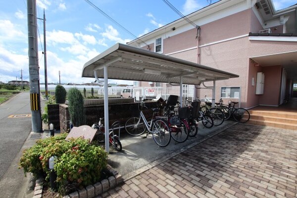 建物設備(駐輪場)